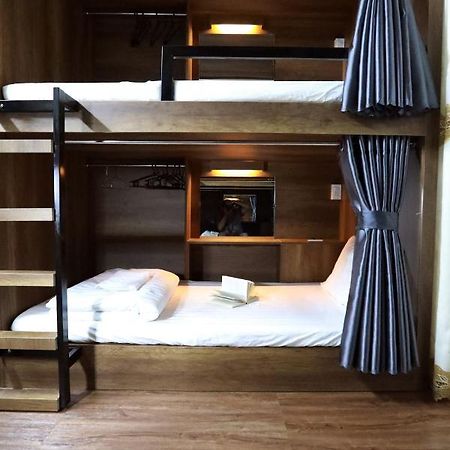 Bui Vien Street Hostel Хошимин Экстерьер фото