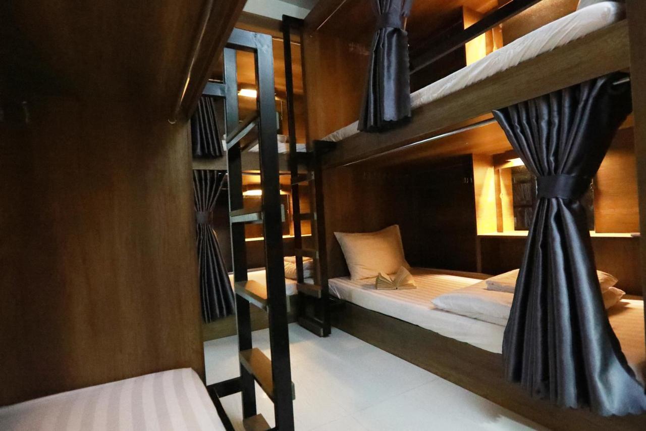 Bui Vien Street Hostel Хошимин Экстерьер фото