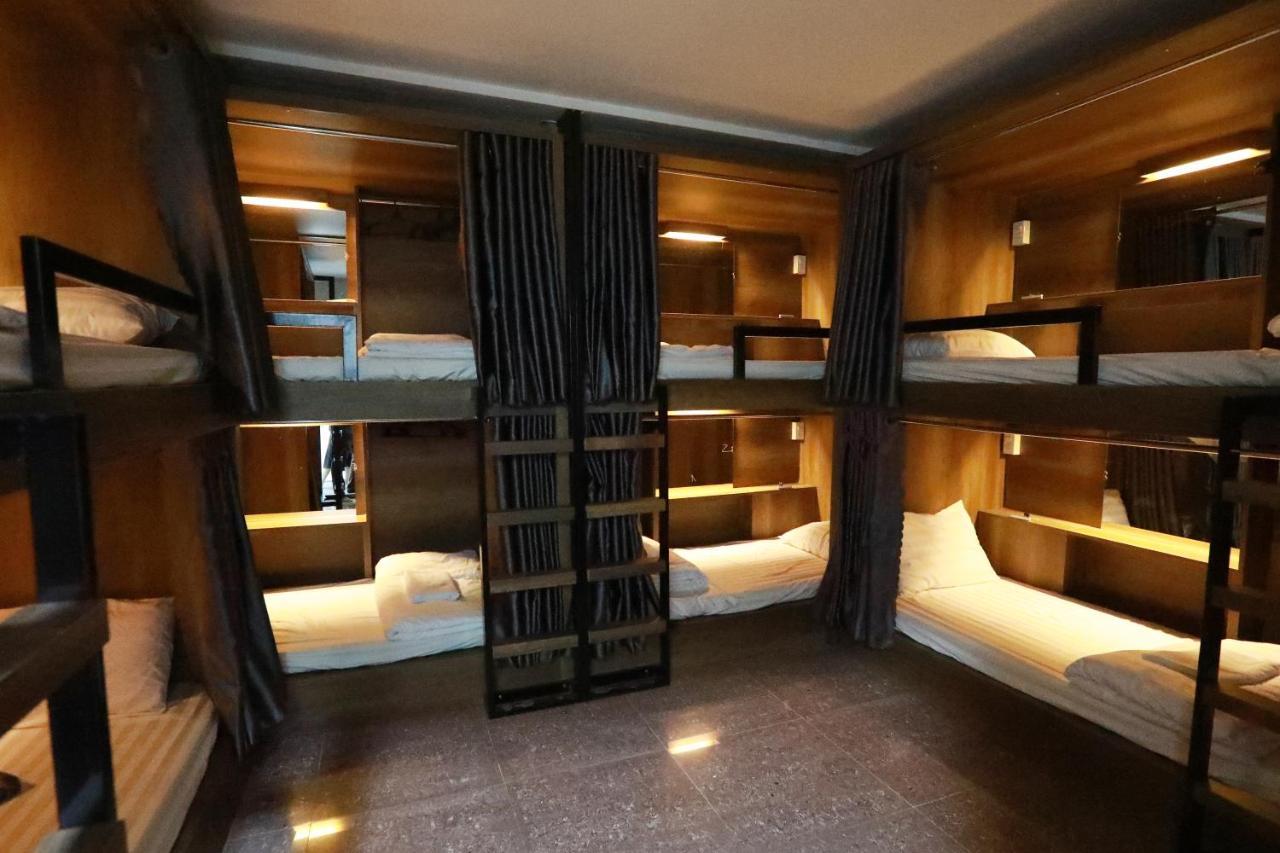 Bui Vien Street Hostel Хошимин Экстерьер фото