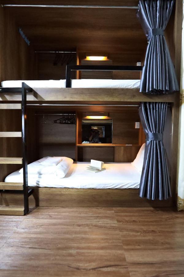 Bui Vien Street Hostel Хошимин Экстерьер фото