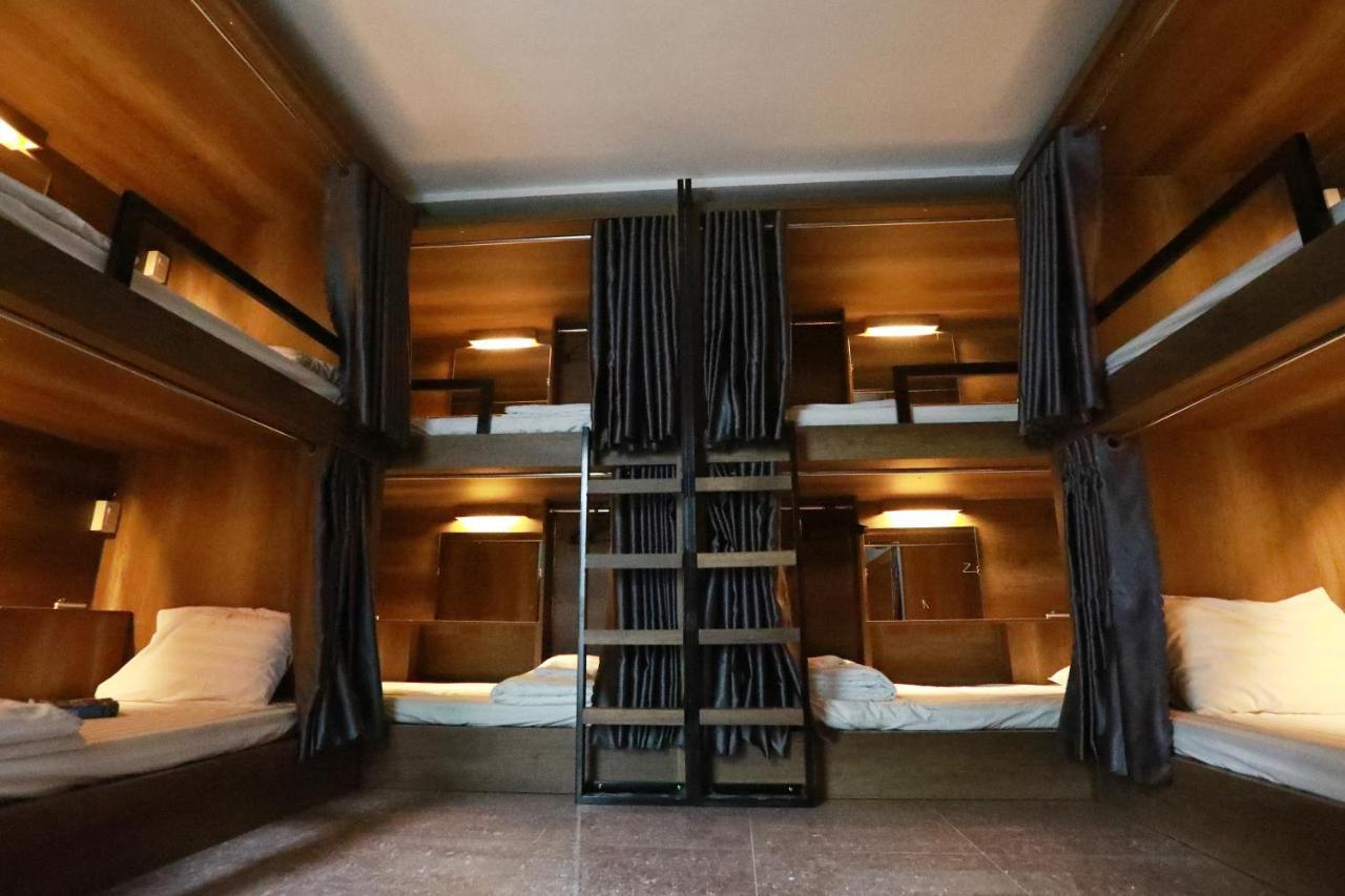 Bui Vien Street Hostel Хошимин Экстерьер фото