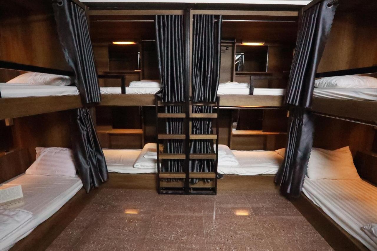 Bui Vien Street Hostel Хошимин Экстерьер фото