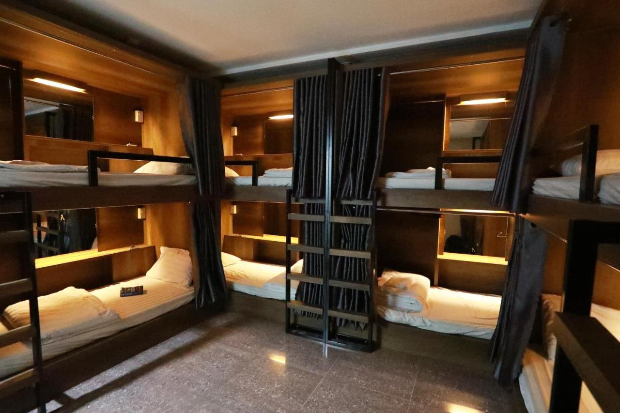 Bui Vien Street Hostel Хошимин Экстерьер фото