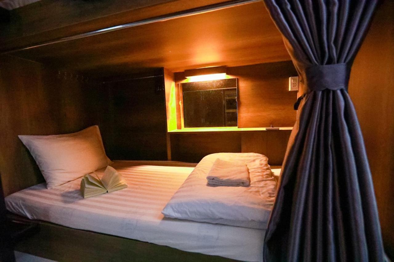 Bui Vien Street Hostel Хошимин Экстерьер фото