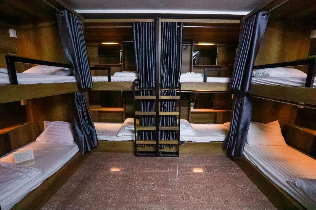 Bui Vien Street Hostel Хошимин Экстерьер фото